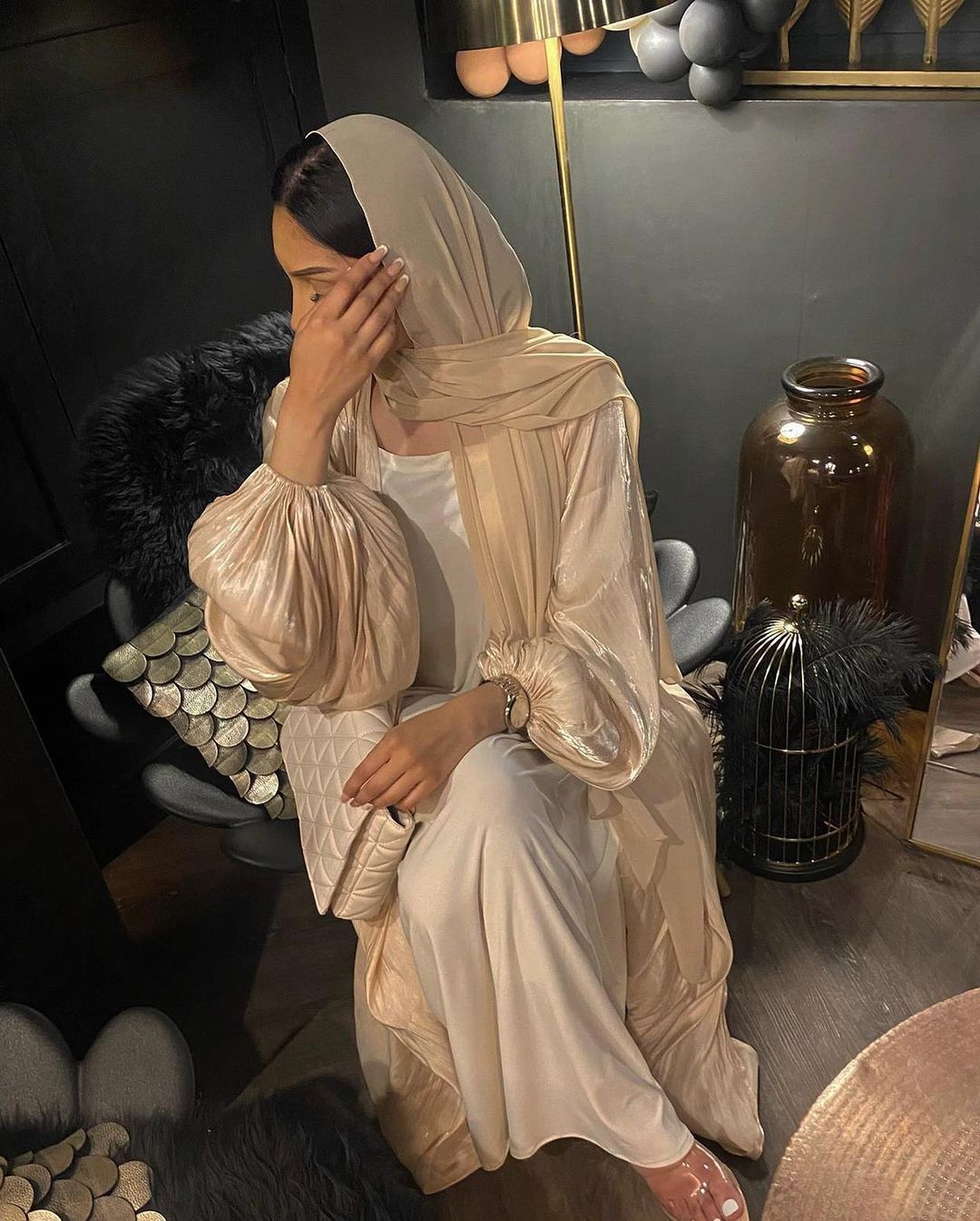 Balloon sleeve abaya